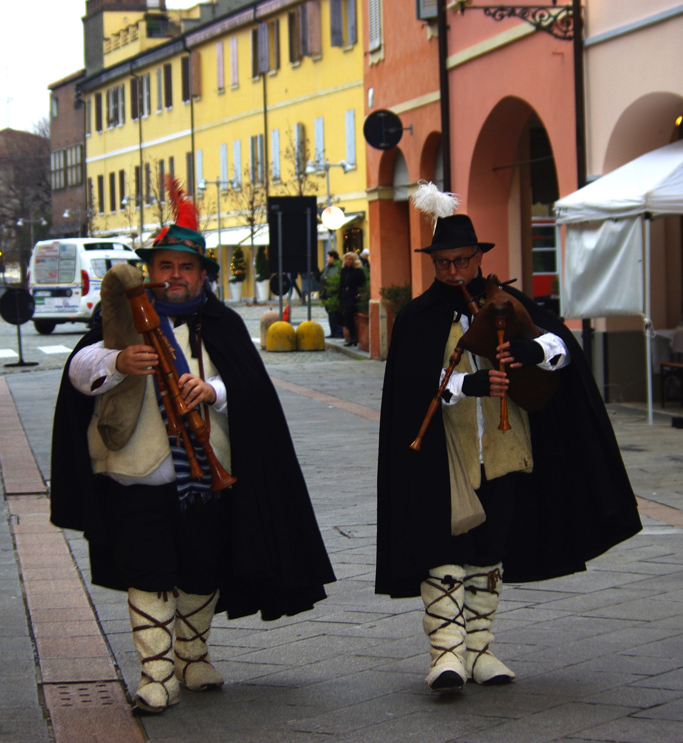 Zampognari per le vie del centro